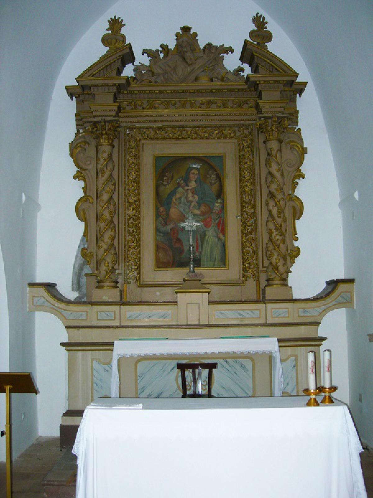 Interno chiesa barsento